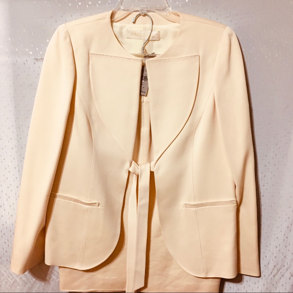 New Valentino 2 Pc Suit Butter Cream Knit Sz 10